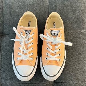 Size 8 peach converse